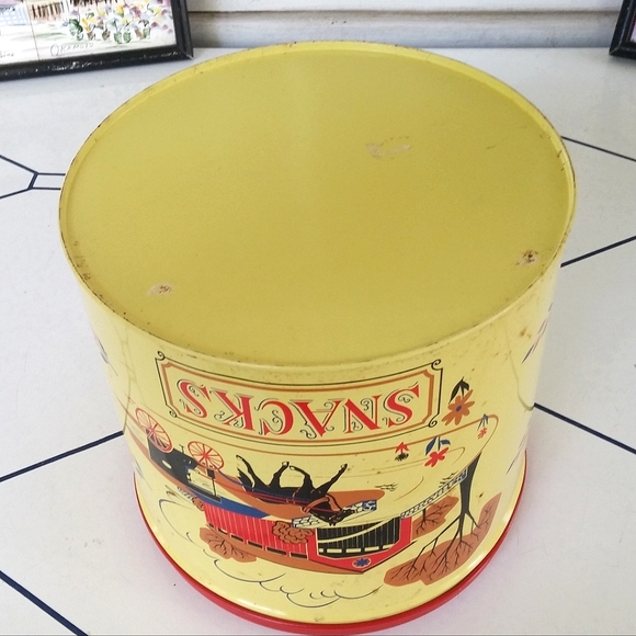 Vintage Snacks Tin Antique Country Home Decor Yellow Red - Picture 6 of 9